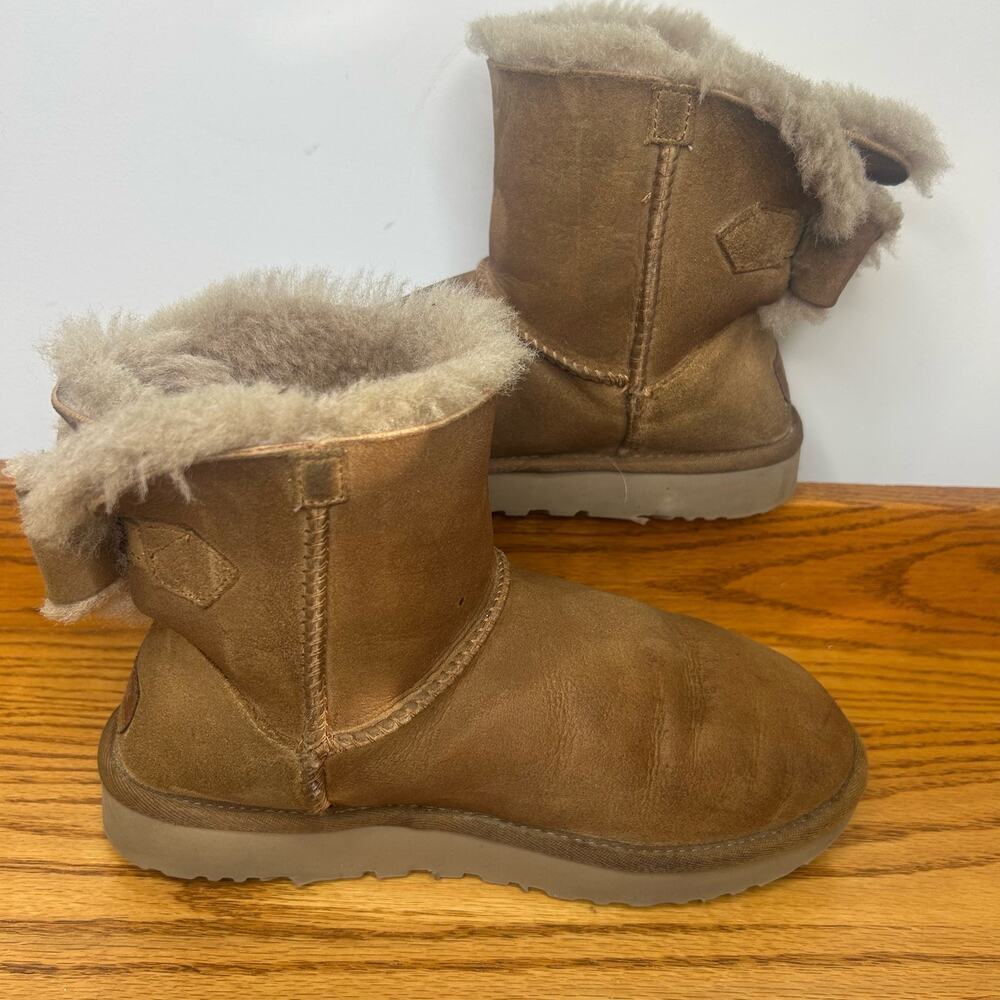 Uggs Naveau Size 7 Brown 1012808 Boots Suede Shoes Winter